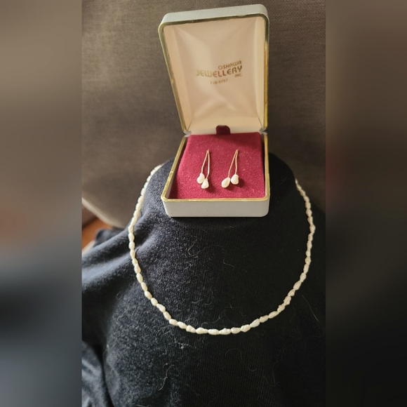 Oshawa Jewelry Inc Jewelry - Natural fresh water Pearl necklace and earrings set